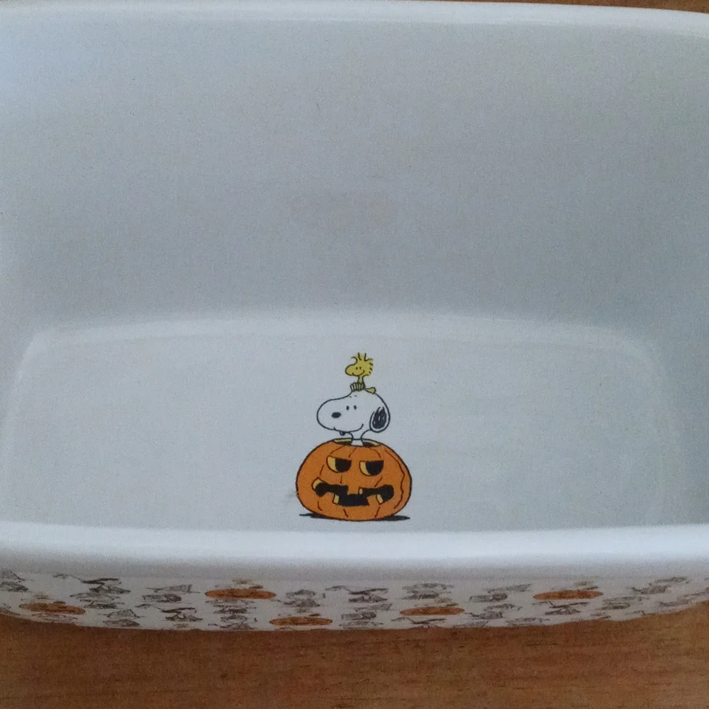 Snoopy loaf pan